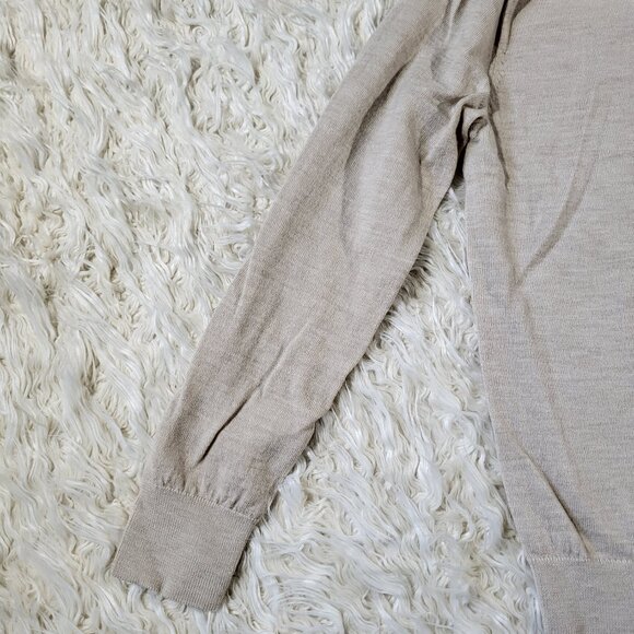 J. Crew Merino Wool V-Neck Sweater Size Medium -‎ Style J7958 - Picture 4 of 14